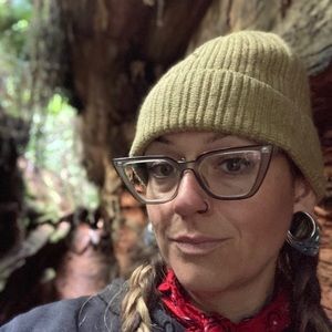 Meet your Posher, Casey